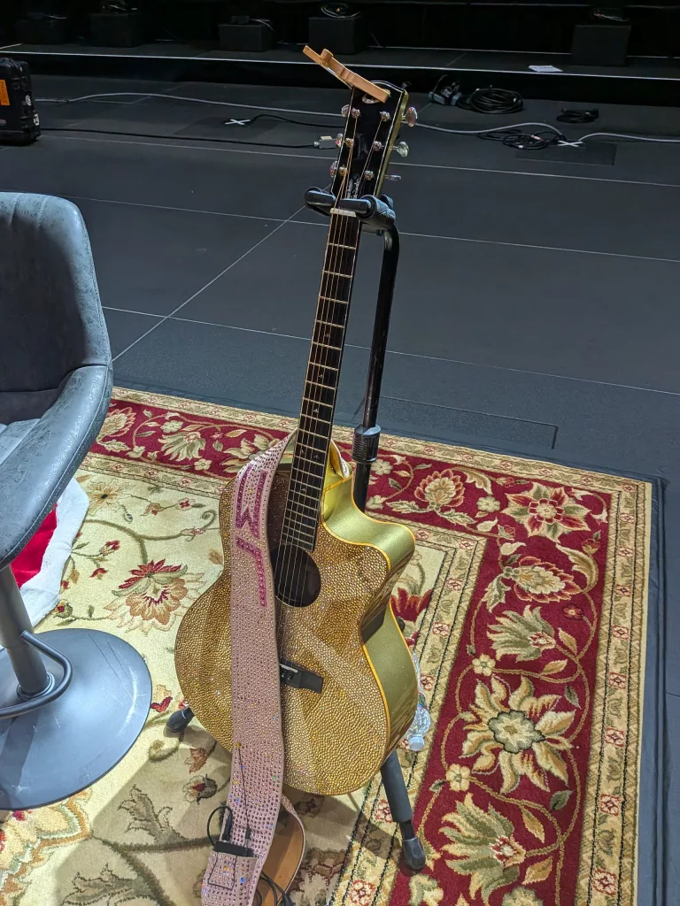 Lorrie Morgan guitar.