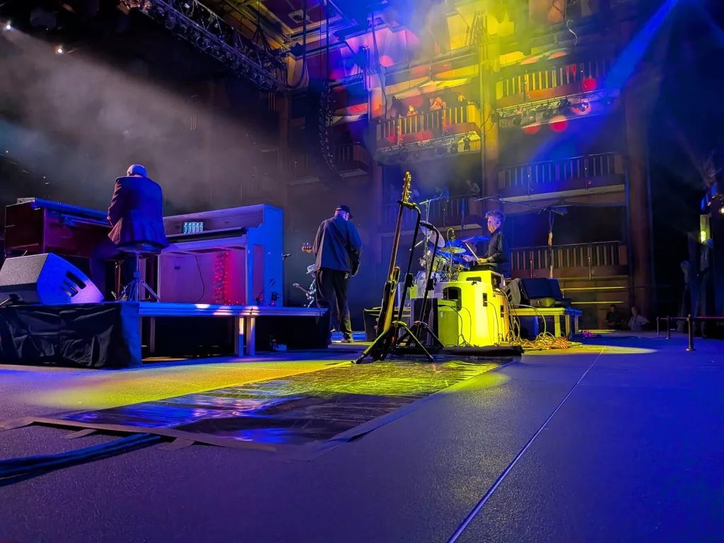 Kenny Wayne Shepherdon stage